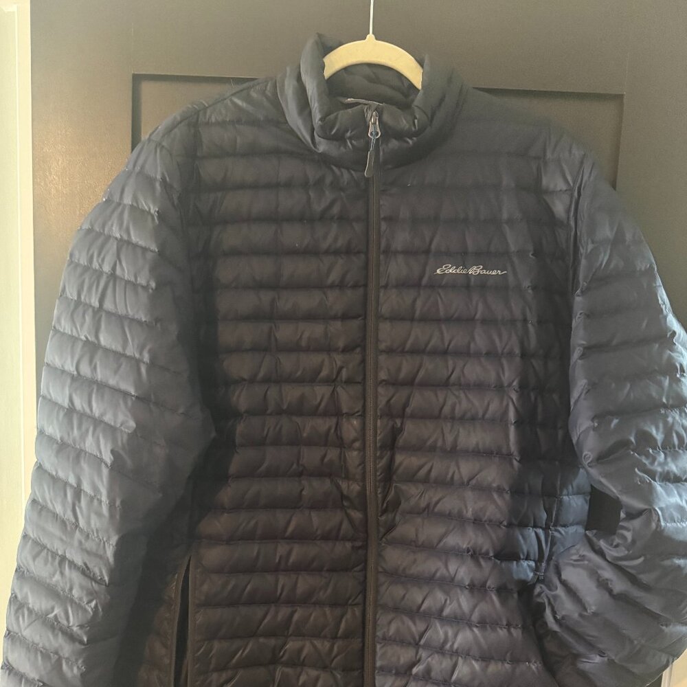 Navy Blue Eddie Bauer Men's Puffer Jacket
